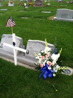 memorial day, fallen heroes, Vietnam veteran, memorial day flowers